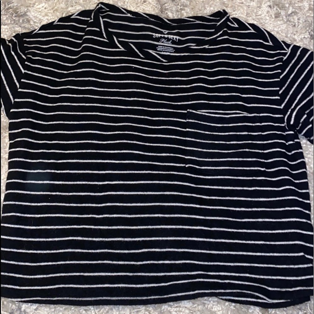 american eagle flowy cropped t